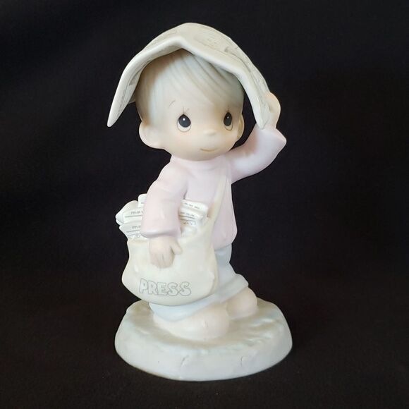 Vtg 1988 Precious Moments “Sending You Showers of Blessings” Porcelain Figurine - Picture 3 of 8